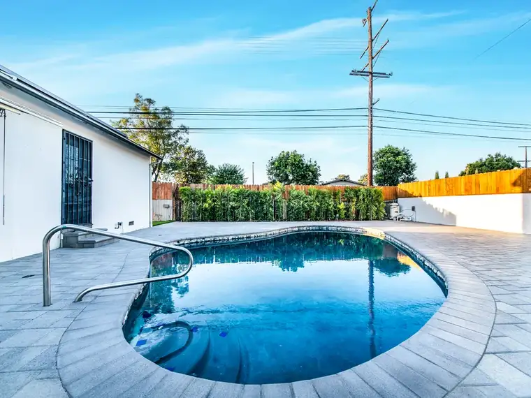 Pavers Paradise project near Hollywood by Mi Casa Exteriors